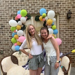 Meet your Posher, Olivia